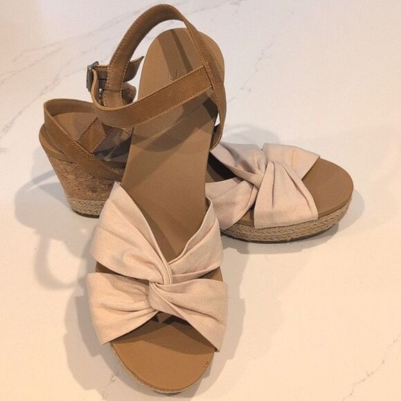 UGG Joslyn Platform Wedge Sandals In Cream & Tan Size 11 - Picture 9 of 9